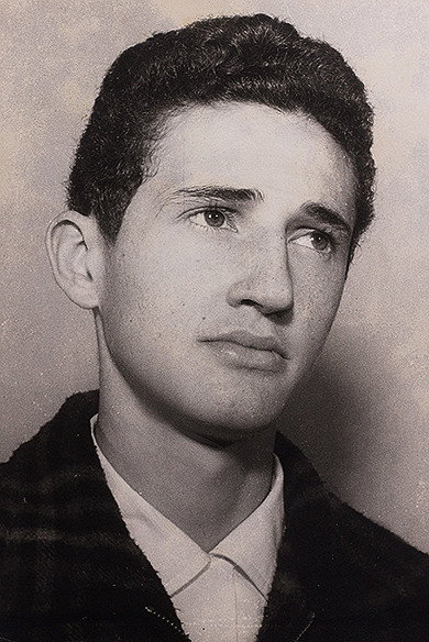 Adriano Stuart