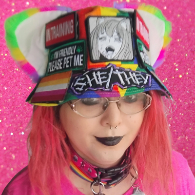 Avatar for 🌈 vanta rainbow black: queen of the #plushtodon tag 🌈