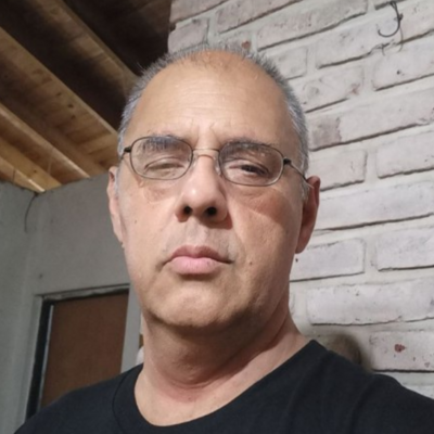 Avatar for César Pose