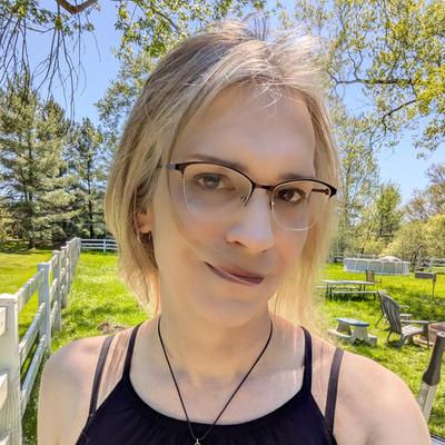 Avatar for Molly 🎨 (trans edition 🏳️‍⚧)